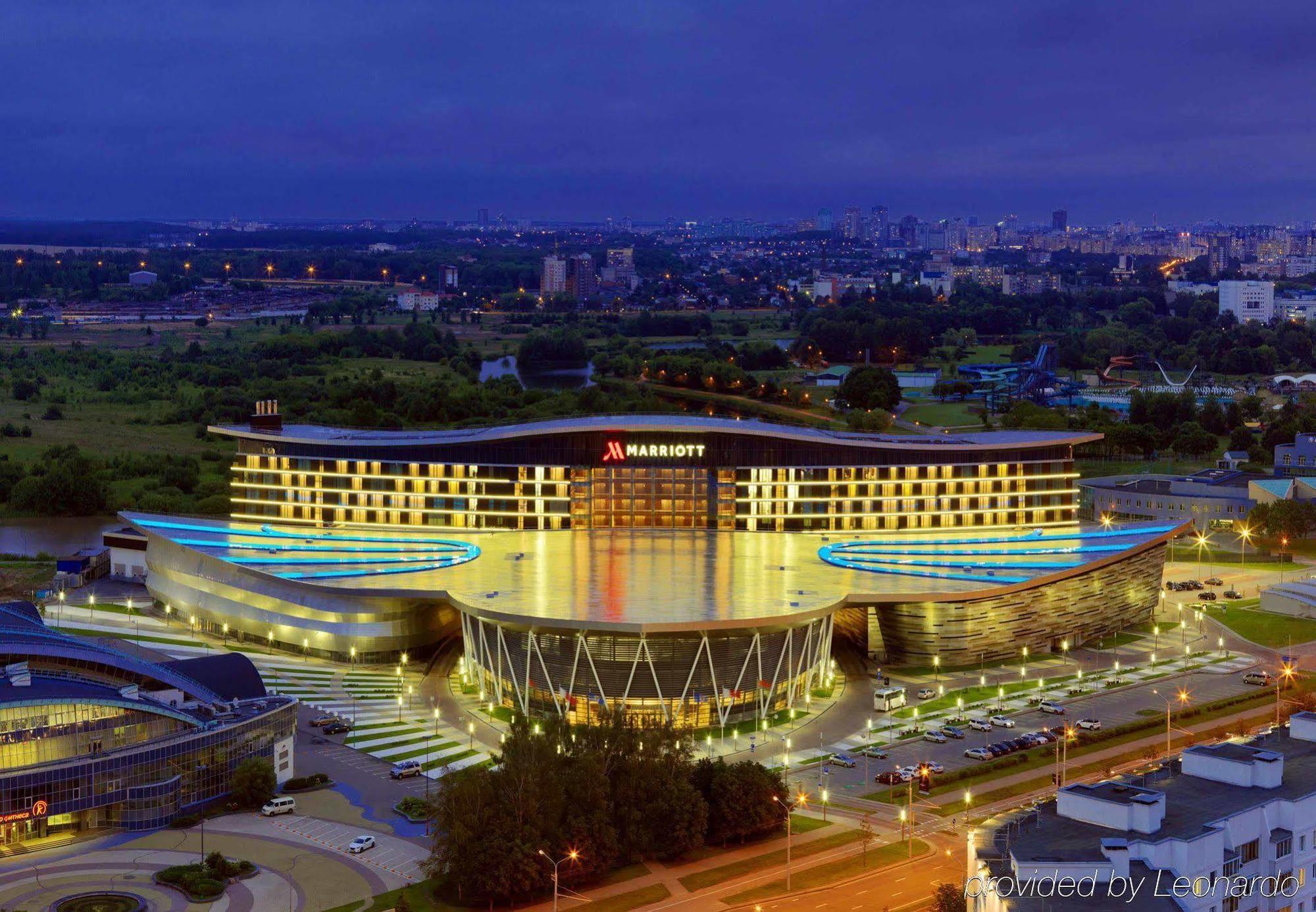 Minsk Marriott Hotel Buitenkant foto