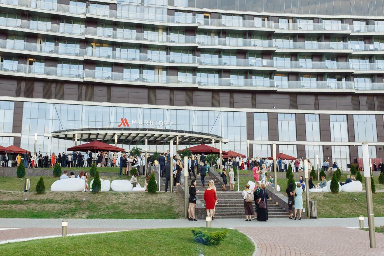 Minsk Marriott Hotel Buitenkant foto