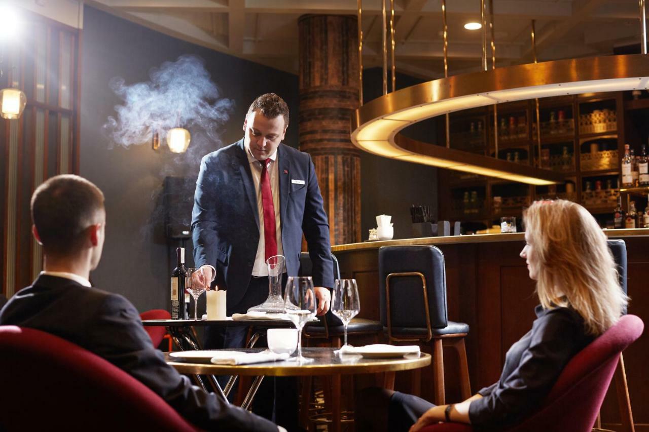Minsk Marriott Hotel Buitenkant foto